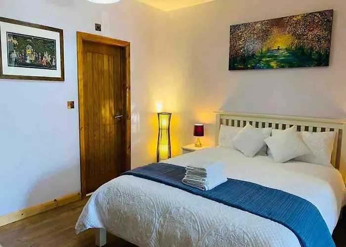 Lovely 1 Bed Studio Apartment With Free Parking