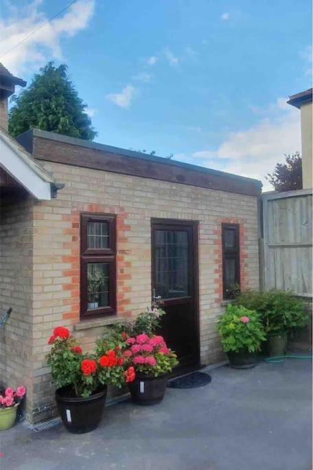 Lovely 1 Bed With Free Parking Apartment