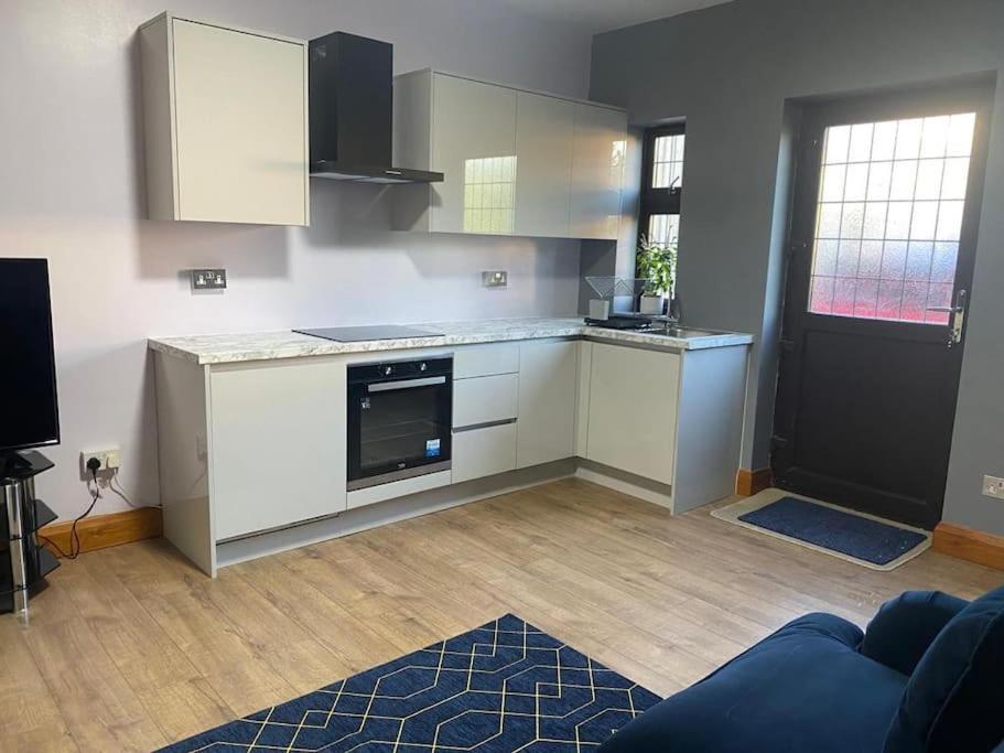 Apartment Lovely 1 Bed With Free Parking *