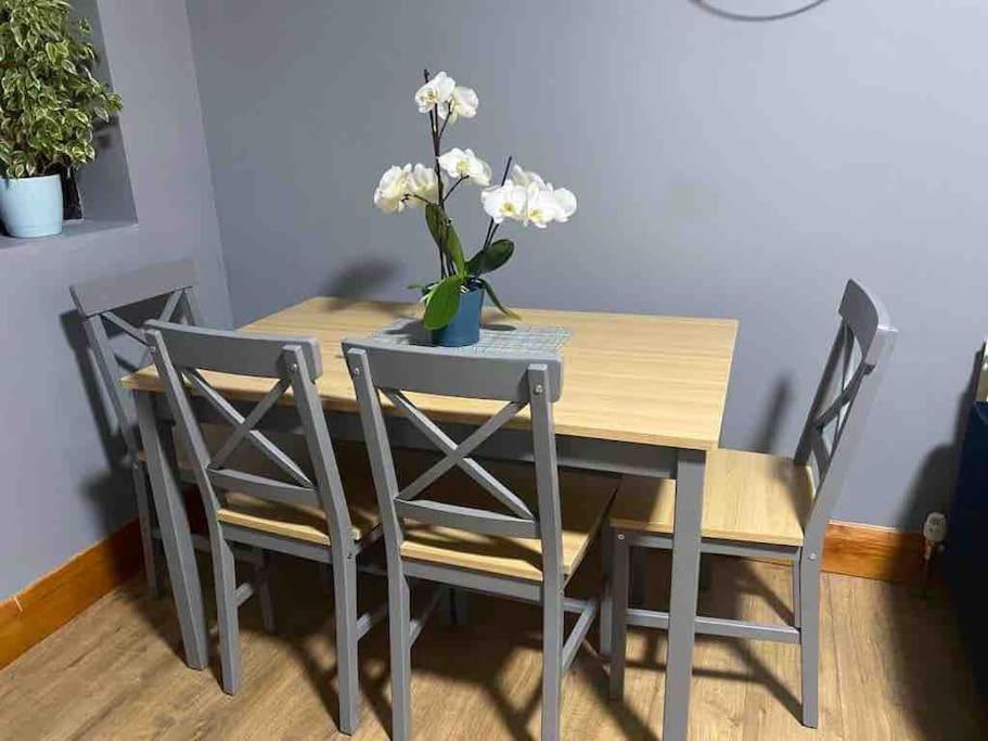 Apartment Lovely 1 Bed With Free Parking